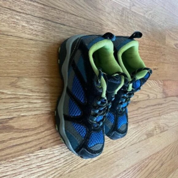 Boys Shoes - Picture 1 of 4